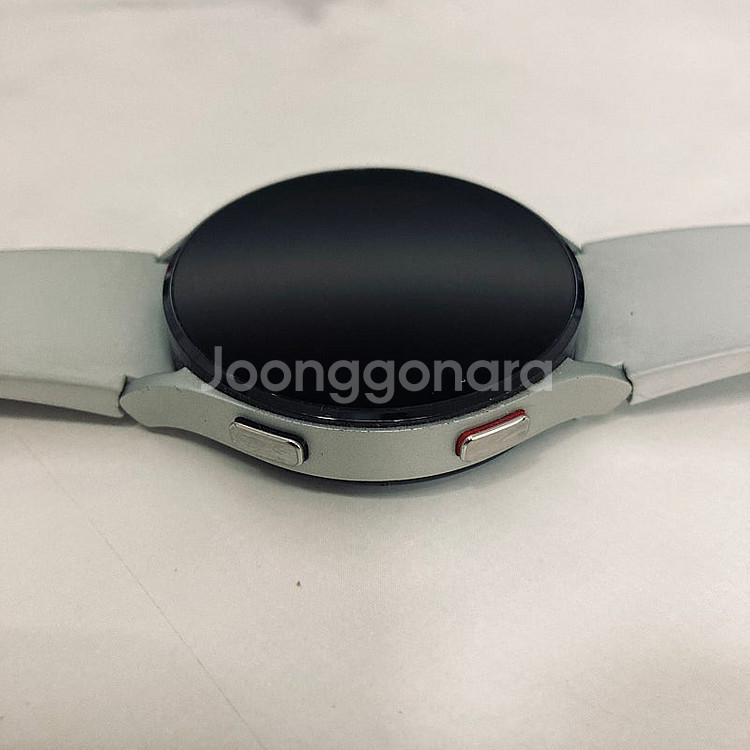 갤럭시 워치4 실버 44MM S급 케이블포함 7만5천원...--2