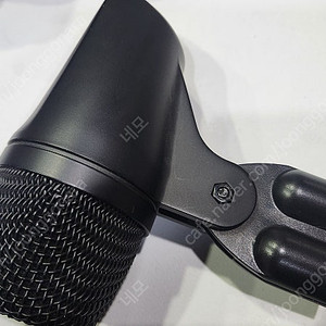 AKG P2 킥마이크