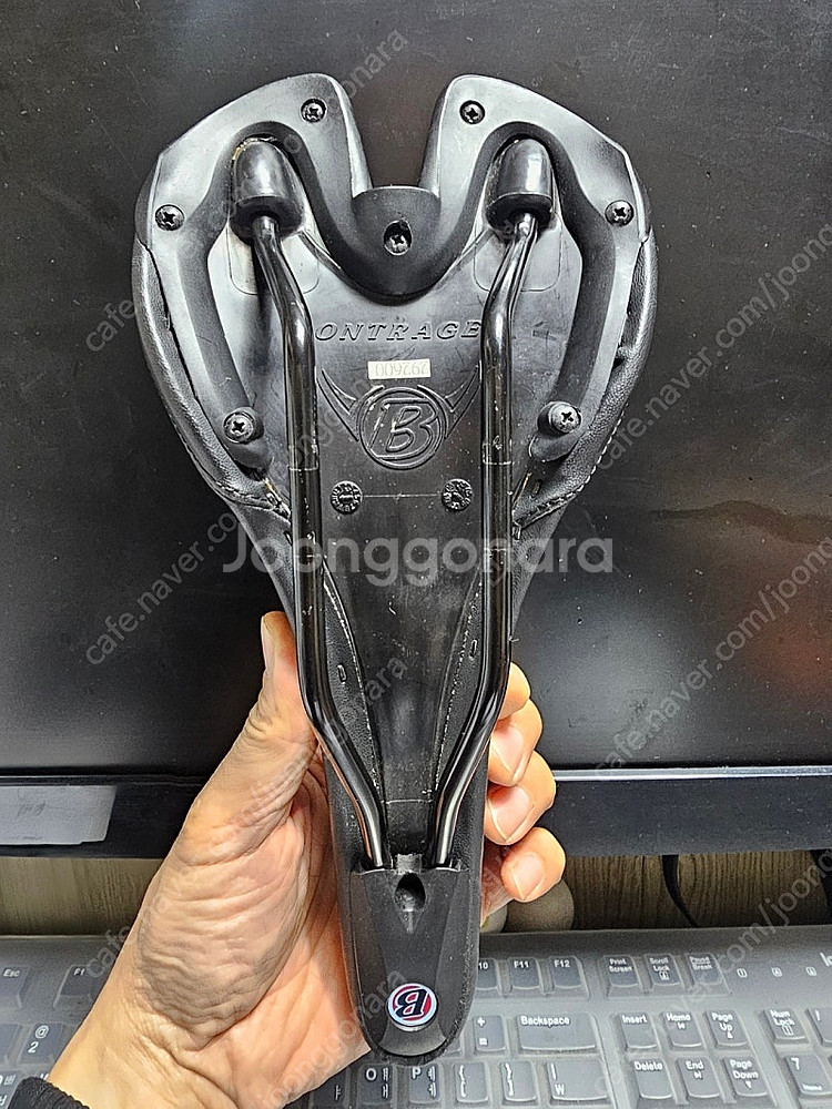 본트레거 R 안장 판매합니다--3