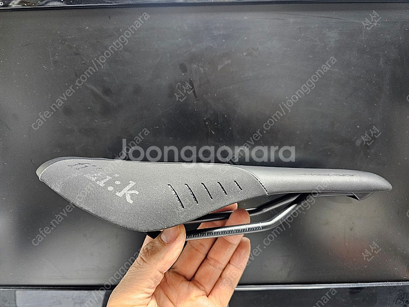 피직 R7 로드 안장 판매합니다--0