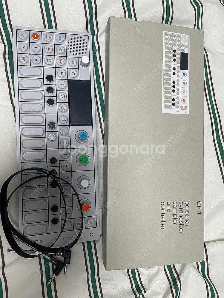 Teenage engineering OP-1--0