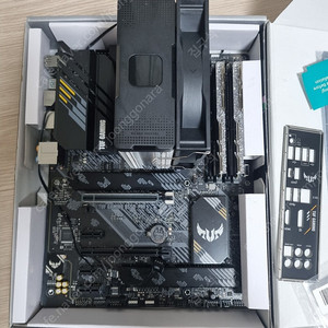 5700x3d, asus tufgaming b550-pro, g.skill cl16 3200 32g, ag400 digital