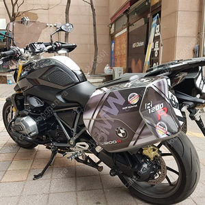 깨끗하게 관리해온 BMW R1200R 판매합니다