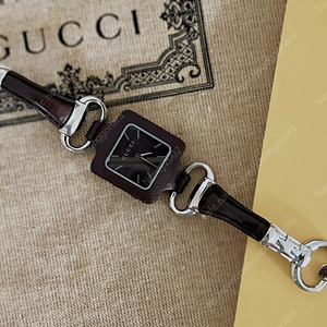 GUCCI 구찌 1921 스퀘어 레더 시계