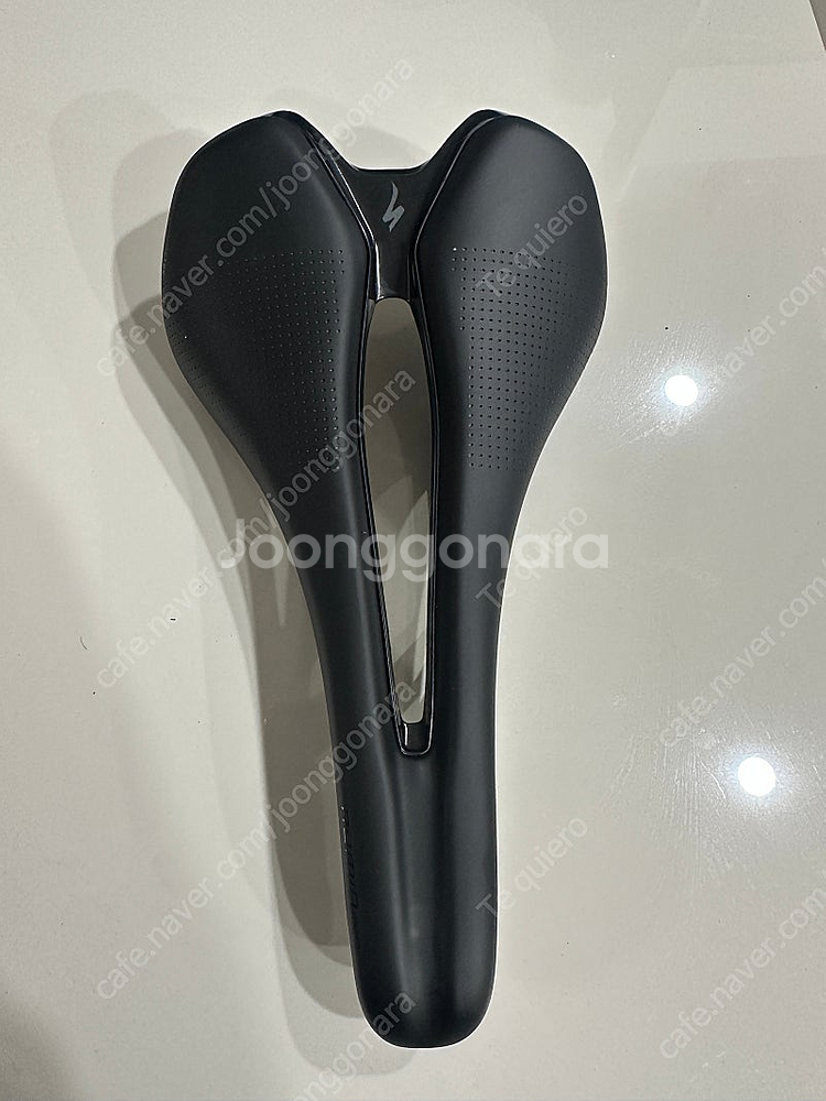 스페셜라이즈드 로민 안장--0