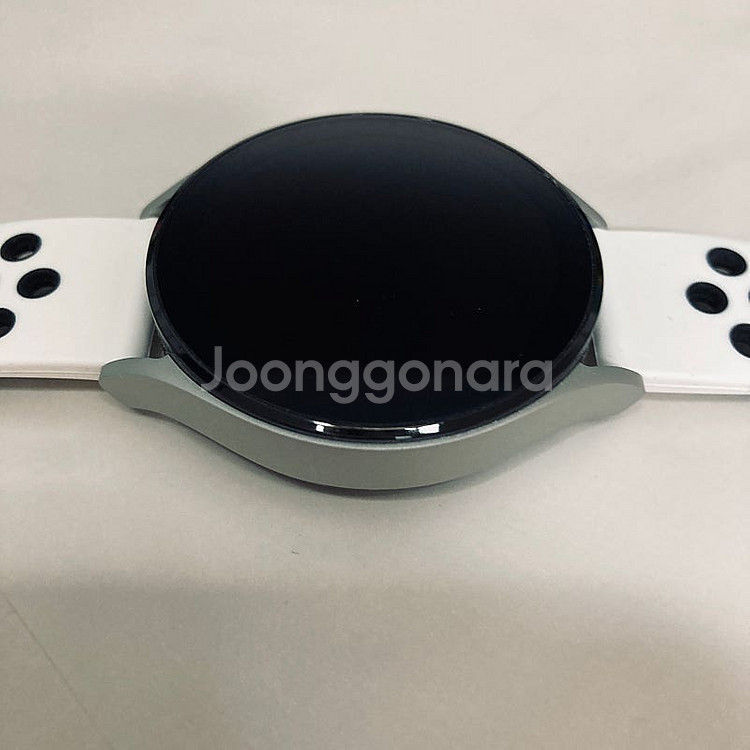 갤럭시 워치4 실버 44MM 매우깨끗 케이블포함 8만원...--2