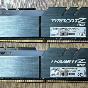 지스킬 DDR4 4400 cl16 16GB 트라이던트Z RGB