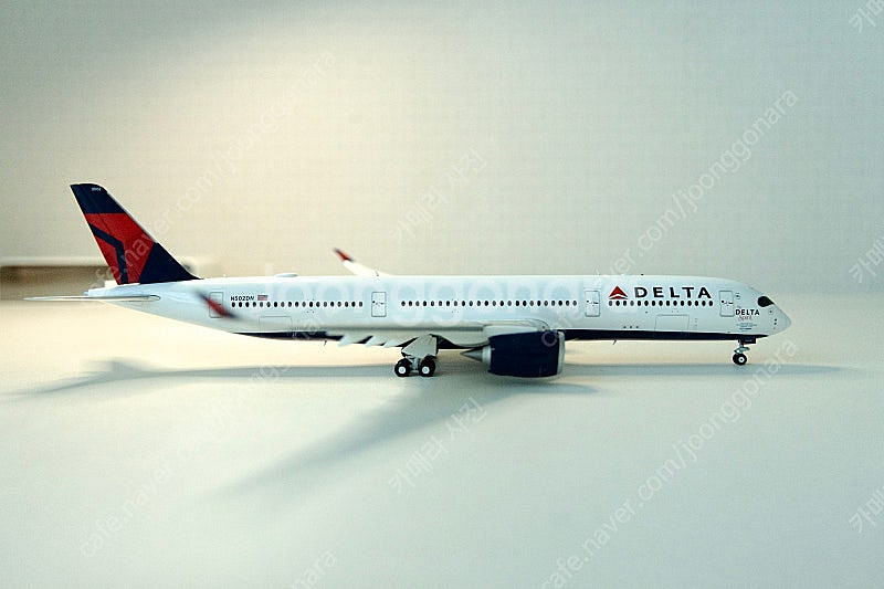 1/200 a350 N502DN (delta spiri...--0