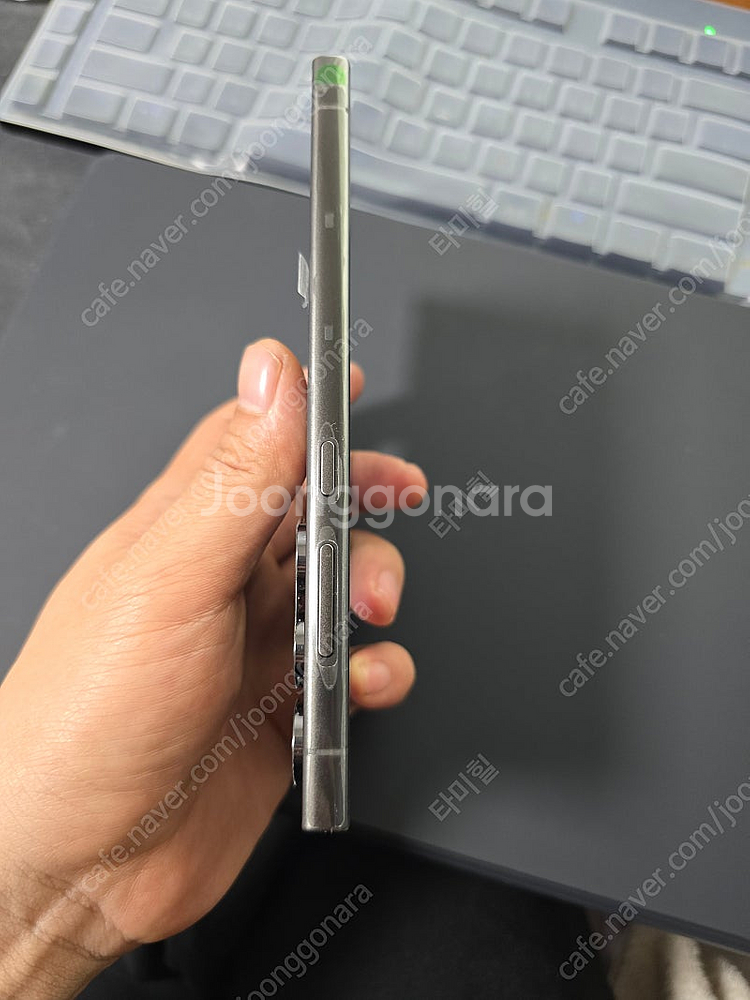갤럭시s24 울트라 1Tb 자급제 팝니다.--1