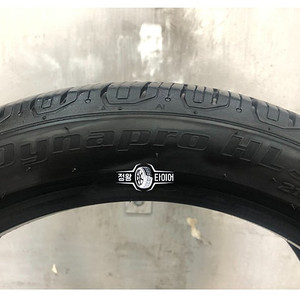 중고타이어 한국타이어 다이나프로HL3 215/45R18 티볼리