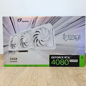 RTX 4080 SUPER 불칸 화이트