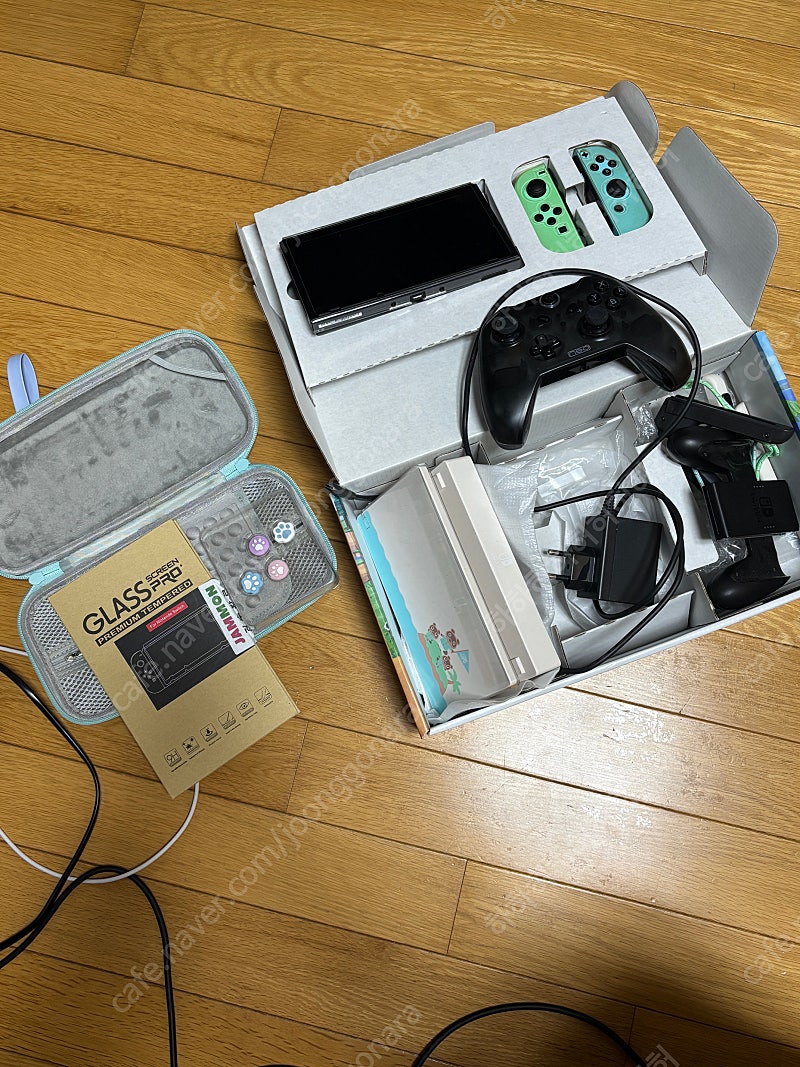닌텐도 스위치 동물의숲 에디션 풀박 + 휴대용 케이스 + 컨트롤러 + 보호필름 + 냥발