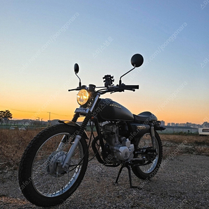 Honda CG125 22년식 카페레이서 불랙 풀커스텀 캠핑 여행용 낚시 골프 등산 레저 유투브 바이크 cg 125