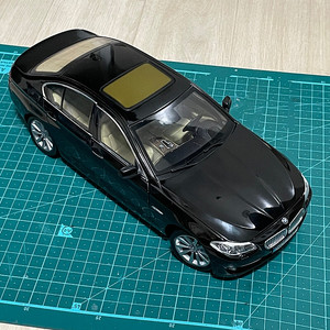 1:18 1/18 웰리 gt autos bmw 5시리즈 다이캐스트 판매합니다.