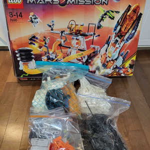 올드 레고 7690 Mars Mission - Eagle Command Base