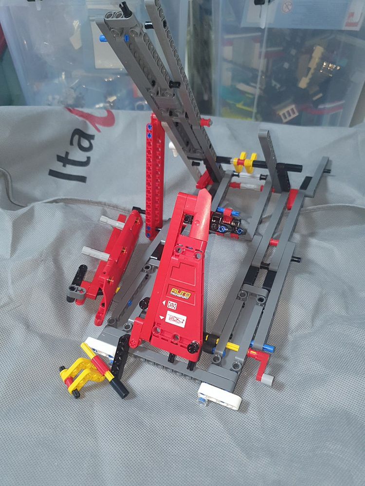 레고 테그닉 42098 자동차 운반트럭 벌크입니다. 이미지