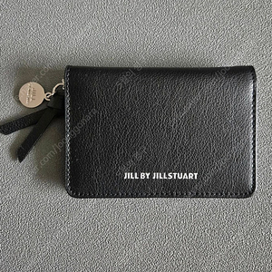 질바이질스튜어트 JILL BY JILLSTUART BONNIE 블랙 동전 참장식 가죽 카드지갑