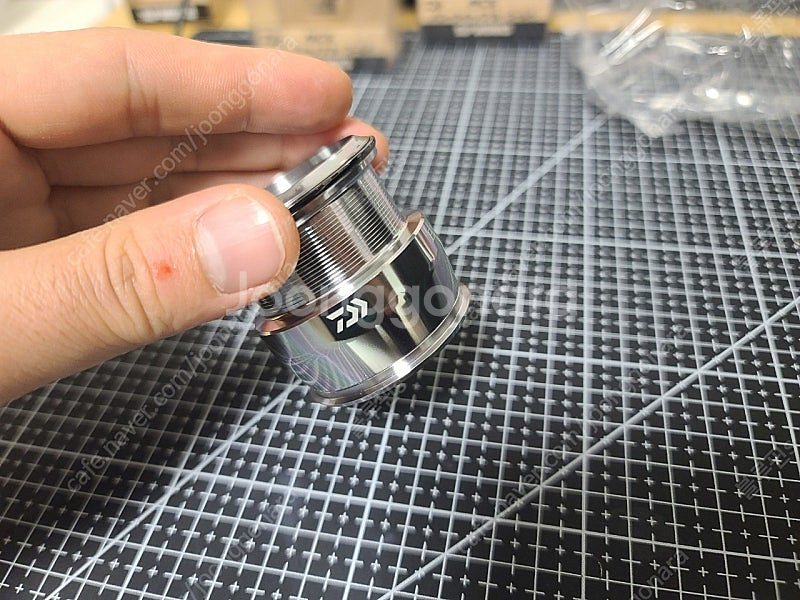 22이그지스트 2500dh 보조 스풀 팝니다--3