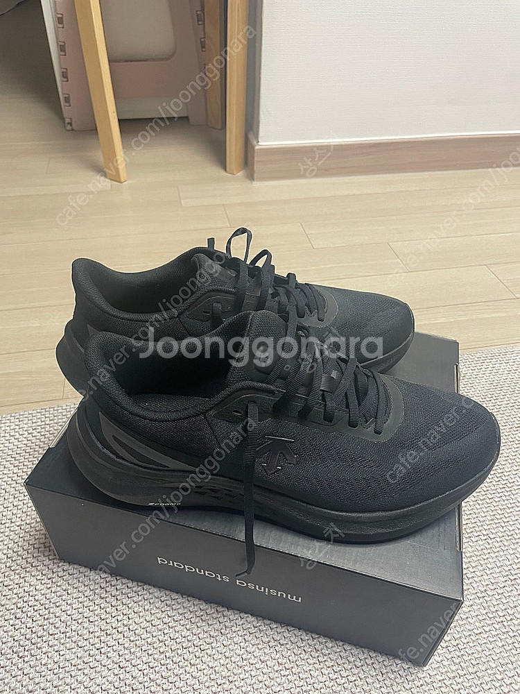데상트 러닝화 런 스텝 280mm 판매--2