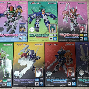 새제품 반다이 (BANDAI) TINY SESSION 마크로스 (MACROSS) 델타 (메사이어 발키리 & 지크프리드) 판매합니다.