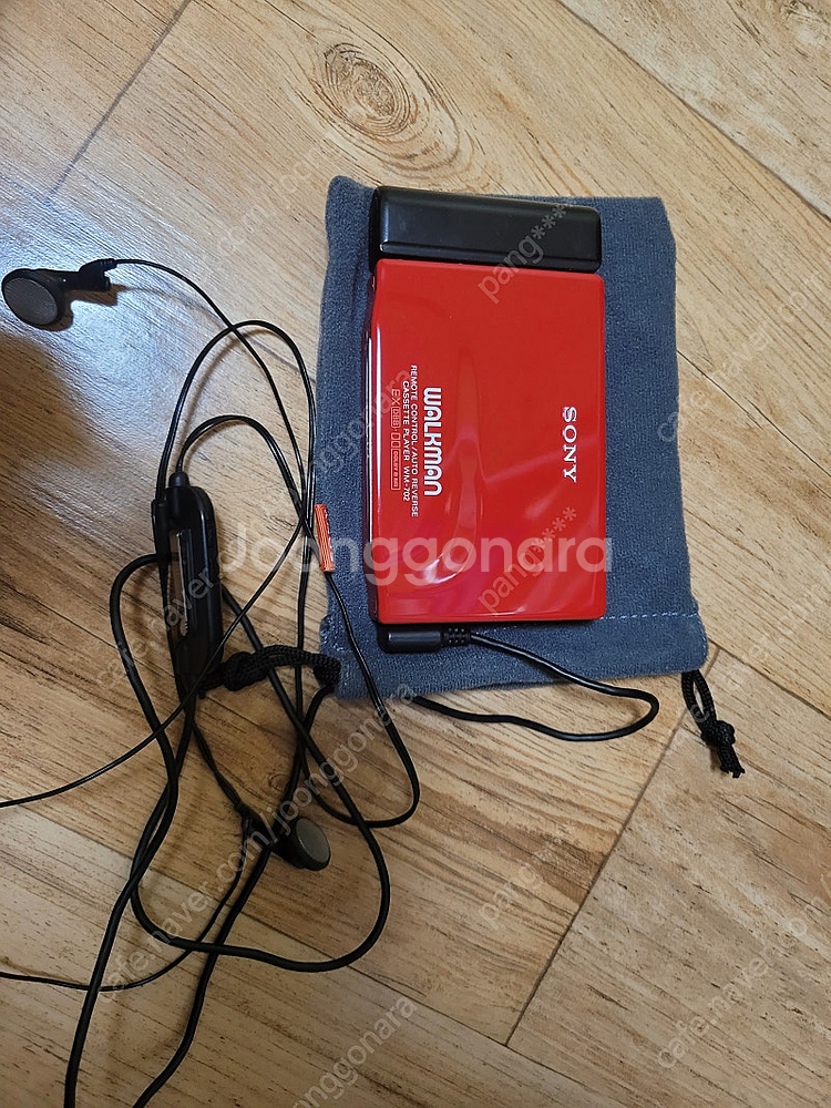 소니 워크맨 wm-702 레드 팝니다.--0