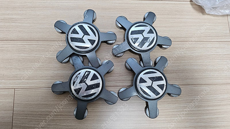 아우디 폭스바겐 뉴CC 파사트 아테온 차량용품 휠캡 에어컨필터 쿠션담요 더블컵홀더 옷걸이셋 청소기 등 이미지