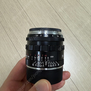 보이그랜더 nokton vintageline 28mm f1.5 블랙페인트 m마운트렌즈 팝니다.