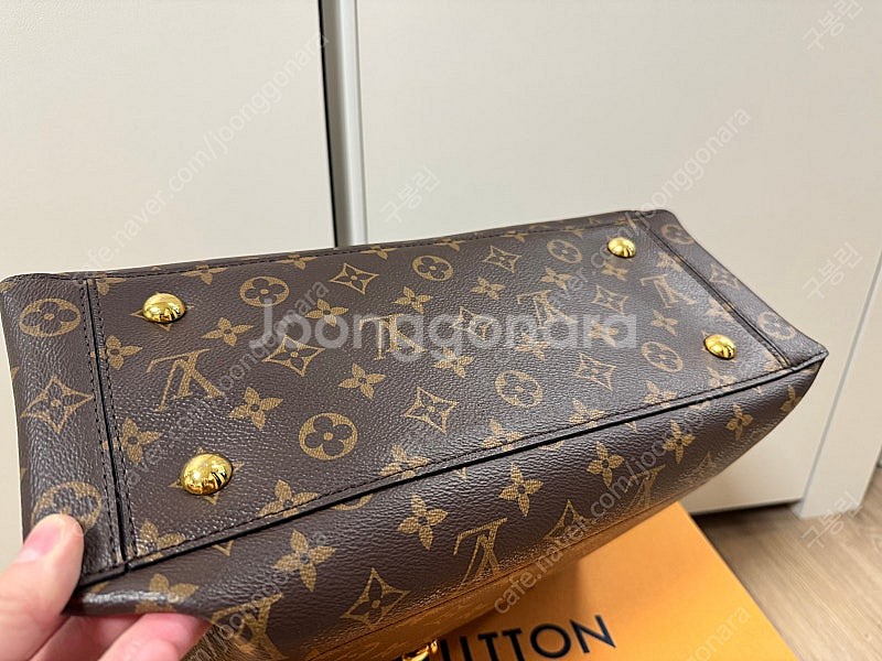 루이비통 가방 플라워토트 (M43550) 판매합니다.--8