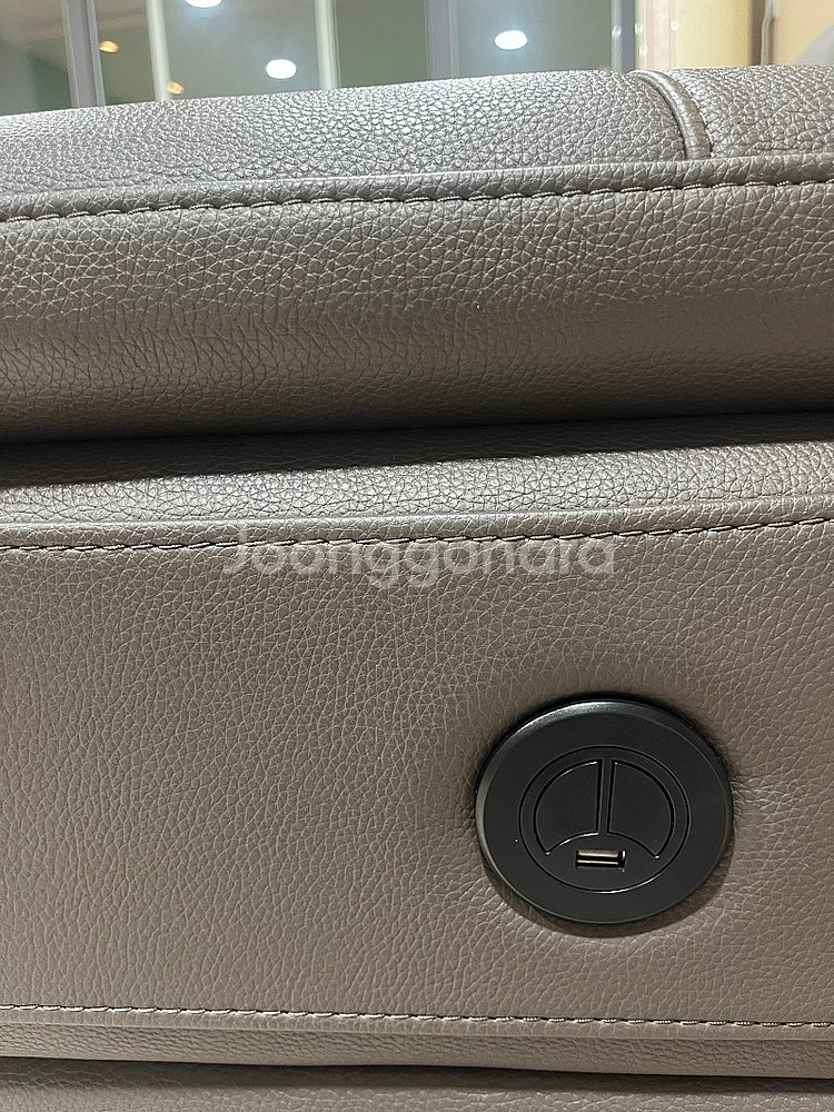 에몬스 비욘드 리클라이너 가죽소파--2