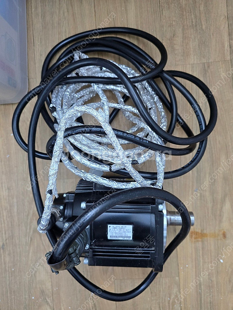 야스카와서보 모터 (SGMGV-20ADC61)--1