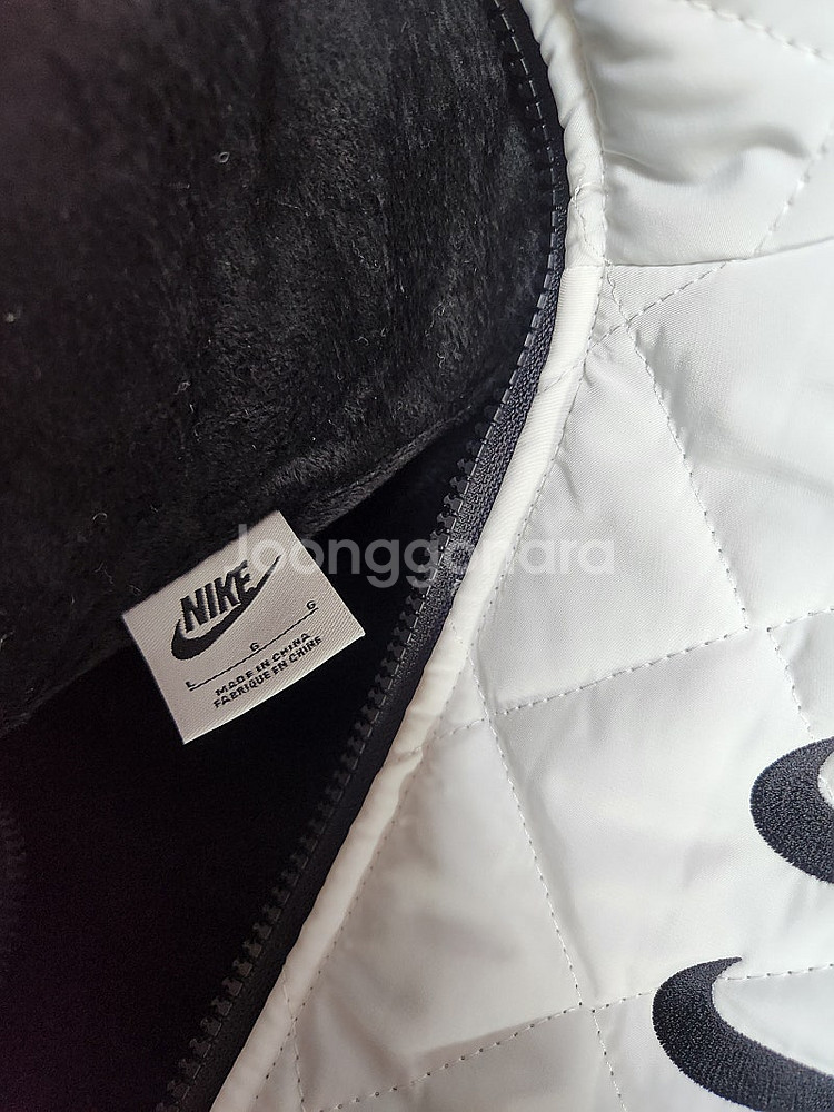 나이키 빅스우시 조끼 패딩 누빔 팝니다--2