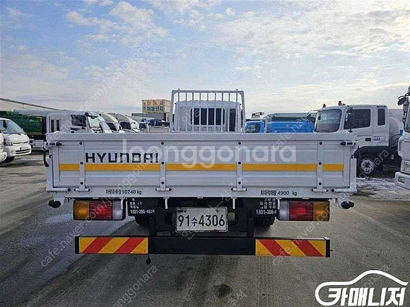 [중대형화물]카고(4.5~5톤) 메가트럭4.5톤 초장축 (3인승 /4.5톤) 중고차 판매합니다--3