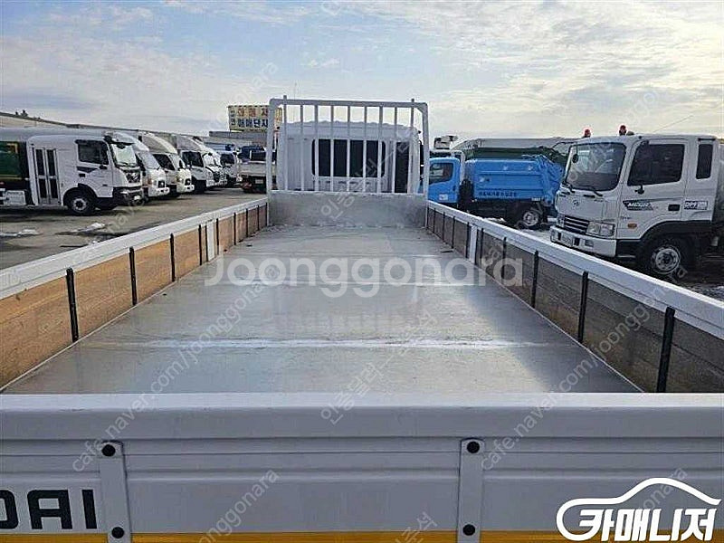 [중대형화물]카고(4.5~5톤) 메가트럭4.5톤 초장축 (3인승 /4.5톤) 중고차 판매합니다--5