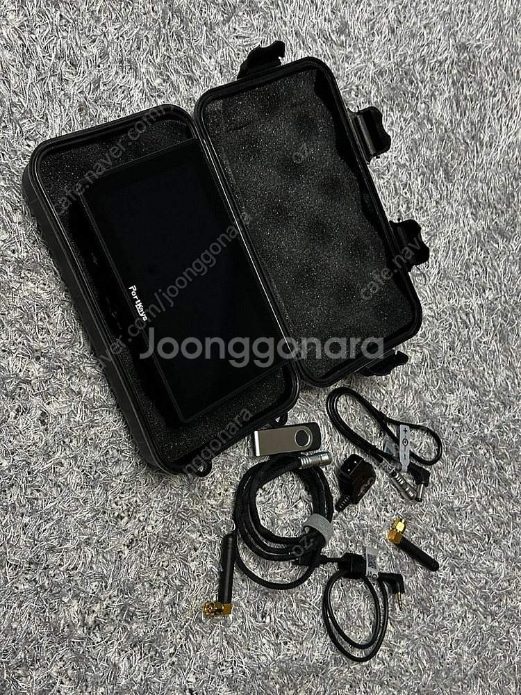 포트키 모니터 portkey bm5 III WR 팝니다...--0