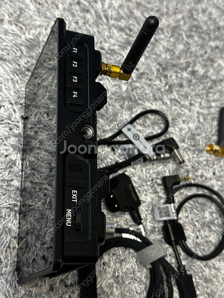 포트키 모니터 portkey bm5 III WR 팝니다...--4