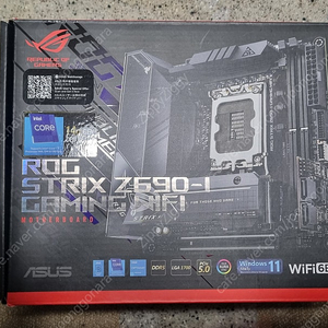 Asus Rog Strix Z690-i 팝니다.