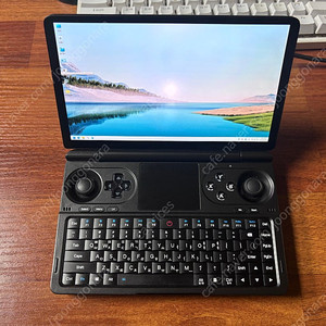 GPD Win Mini 7840 모델 65만원에 판매합니다