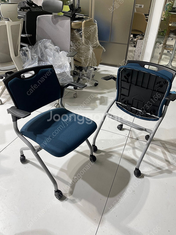 좌판접이식 학원의자 있어요 (잘나가는 학원책상도 구매가...--1