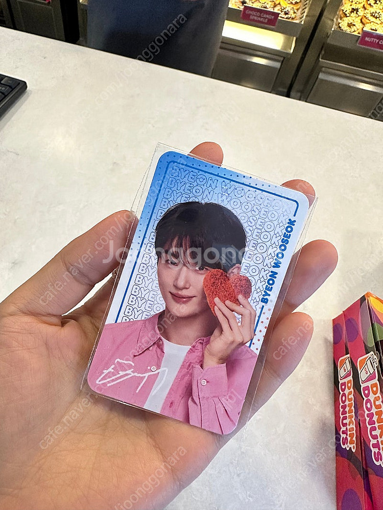 변우석 필리핀 던킨 포카--0