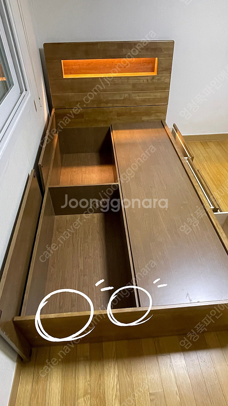 우드피아 월넛 원목 싱글 조명 침대 프레임 팝니다.--7