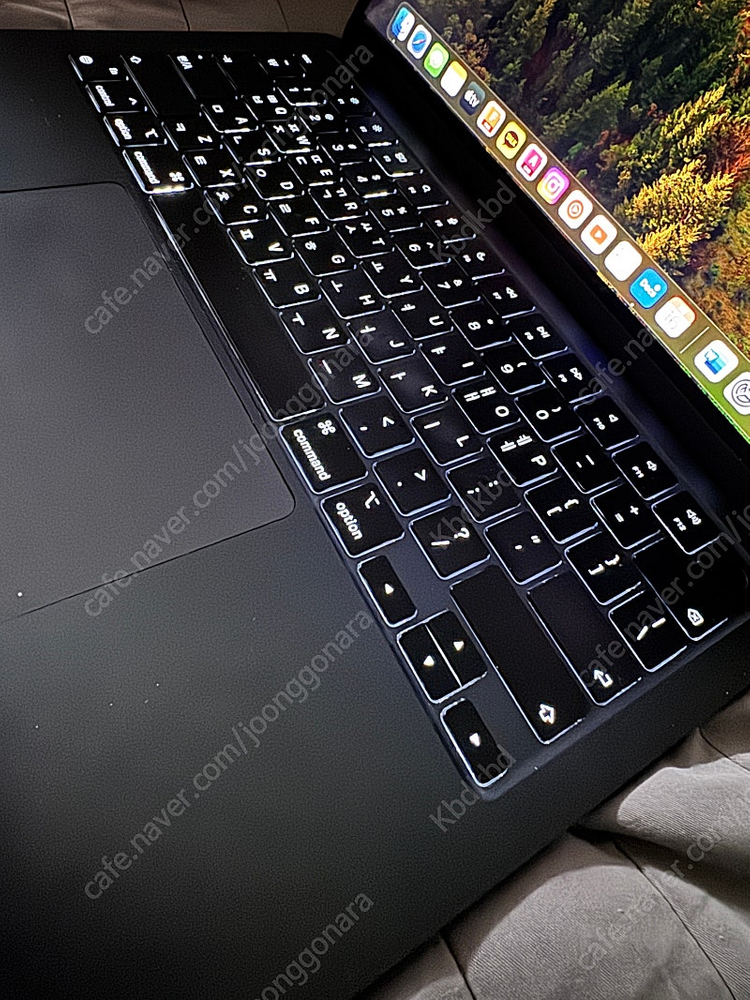 맥북 에어 M2 13인치 기본형 미드나이트--2