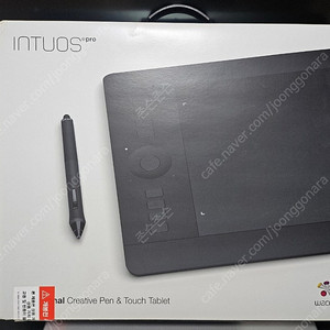 와콤 intuos pro PTH-651 미디엄 팝니다.