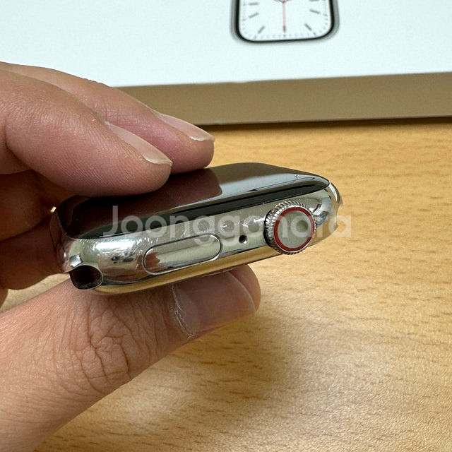 애플워치 7 스테인리스 실버 44mm, 화면 스크래치로...--5