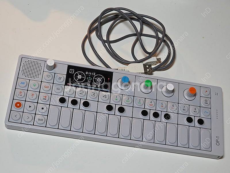 Teenage engineering OP-1--0