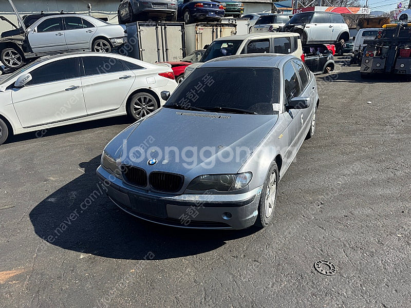 BMW E46 후기형 318i 부품차 각개합니다 앞범퍼...--0