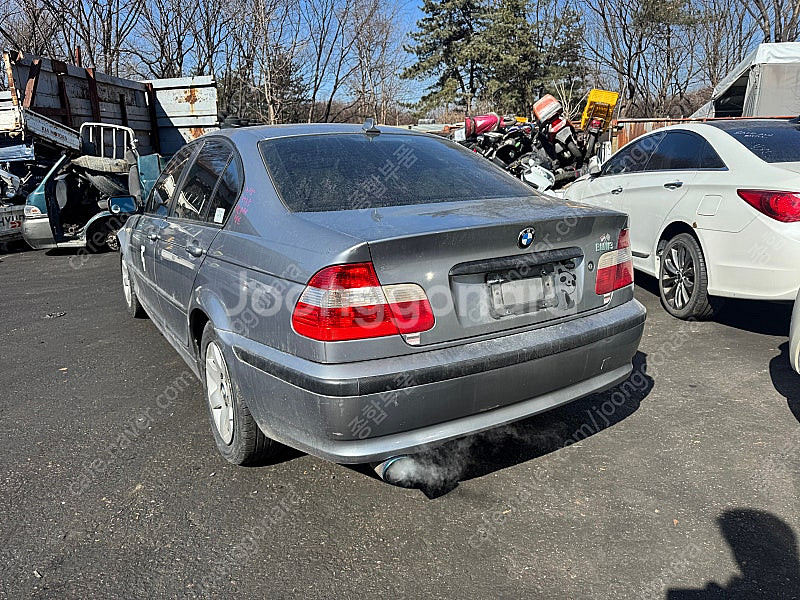 BMW E46 후기형 318i 부품차 각개합니다 앞범퍼...--1