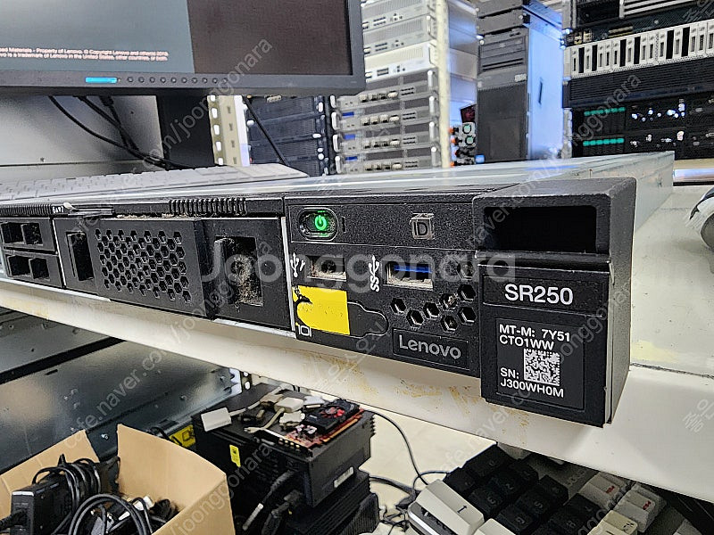LENOVO SR250 2.5 6베이 (MT-M 7Y5...--1