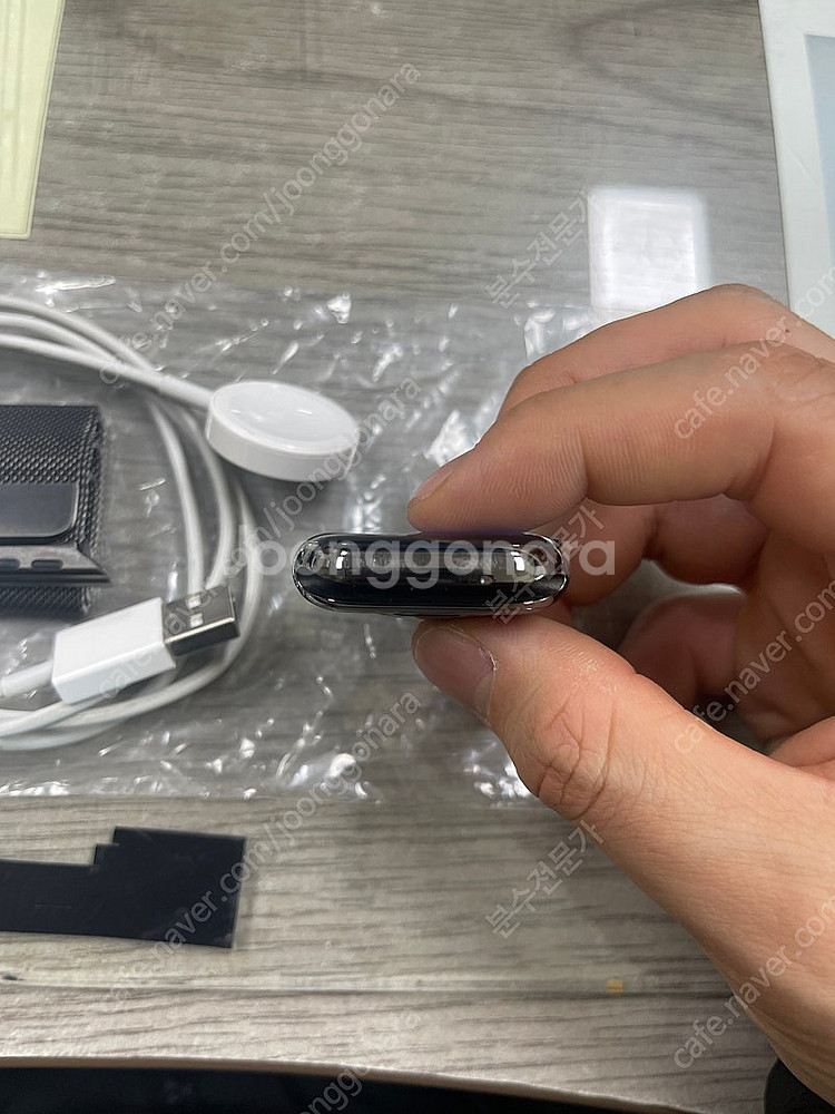 애플워치7 셀룰러+GPS 45mm 그라파이트 색상 판매--4