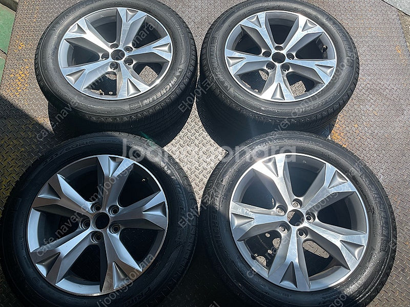 18인치 렉서스nx300h 순정휠타이어 1대분 트래드 ...--0