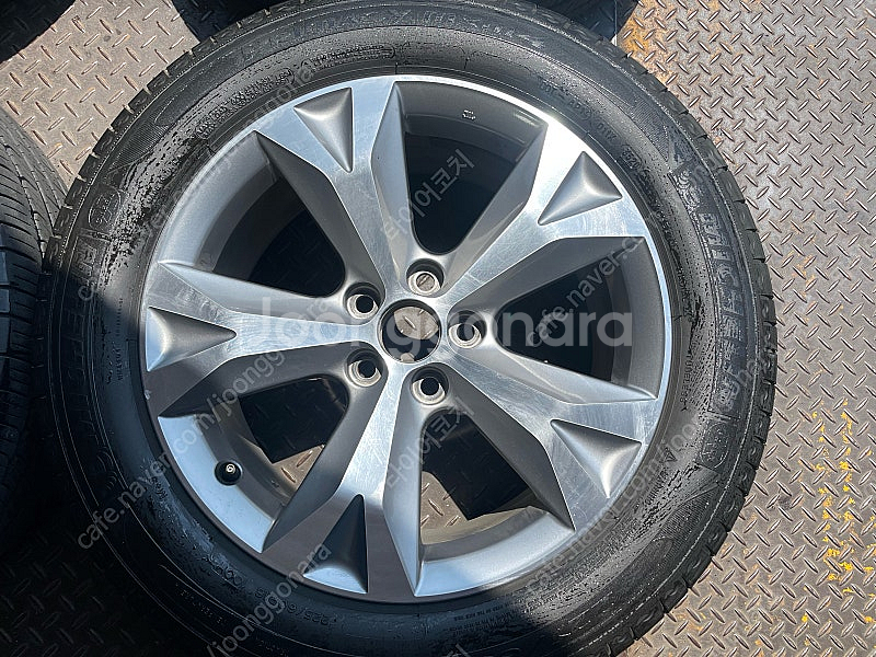 18인치 렉서스nx300h 순정휠타이어 1대분 트래드 ...--1
